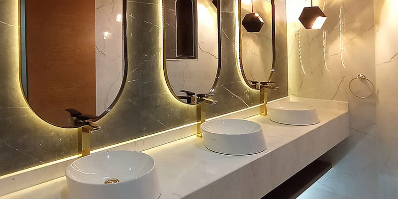 antique mirror in Dubai